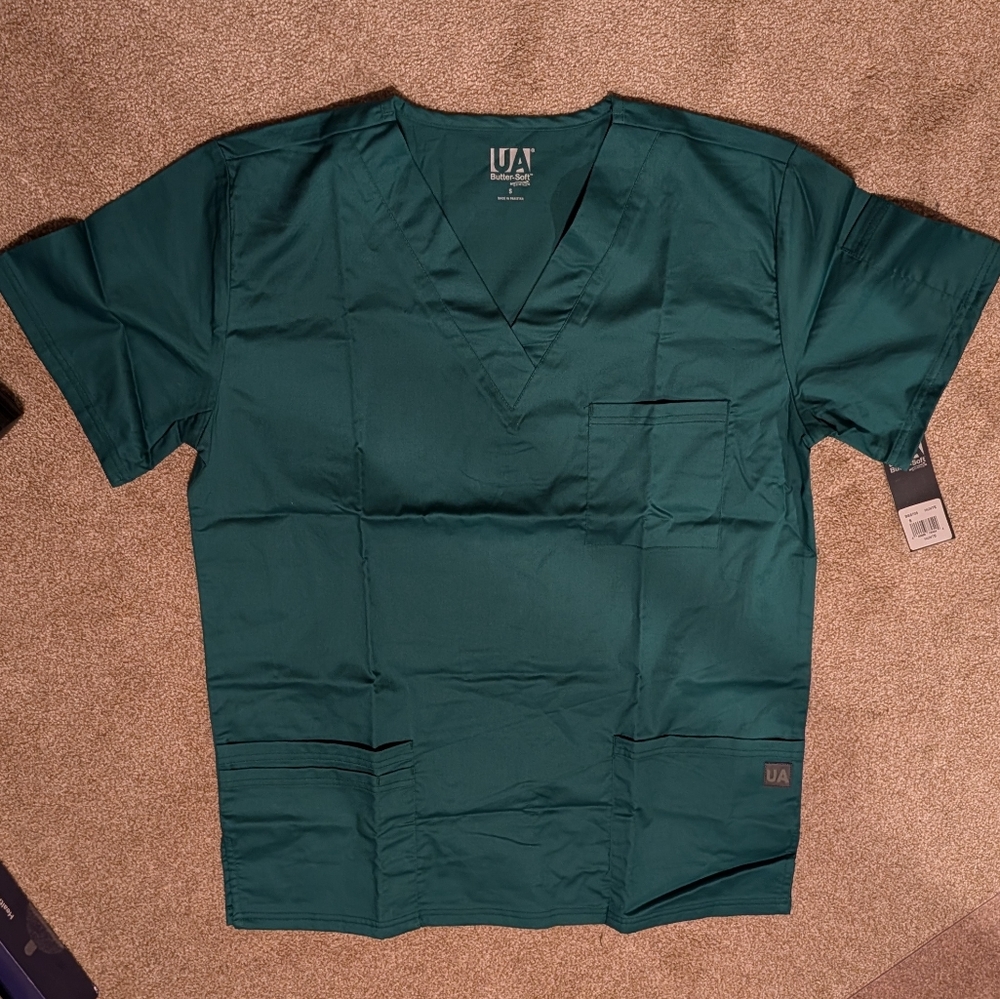 UA Butter-Soft STRETCH Men's 5-Pocket V-Neck Scrub Top Small Hunter Green NWT